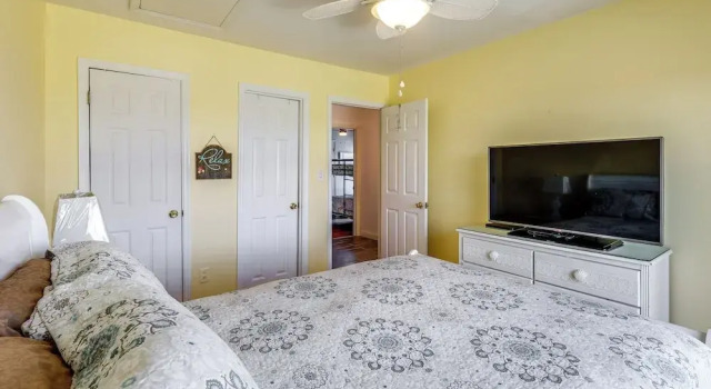 Апартаменты North Topsail Beach Townhome: Walk to the Beach!