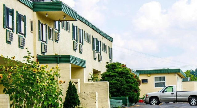 Четырёхместный номер Standard Days Inn by Wyndham Moosic