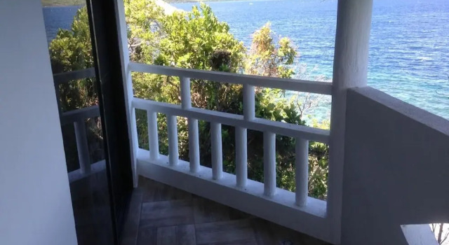 Willa Iris Island Eco Resort