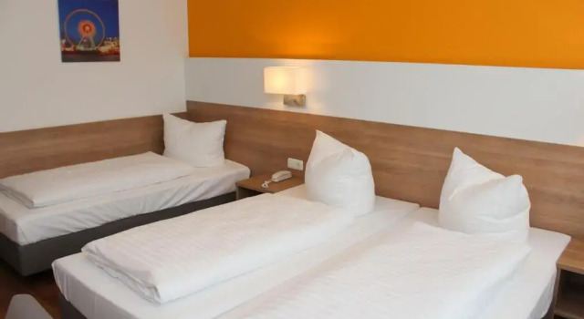 Трёхместный номер Comfort Hotel S16