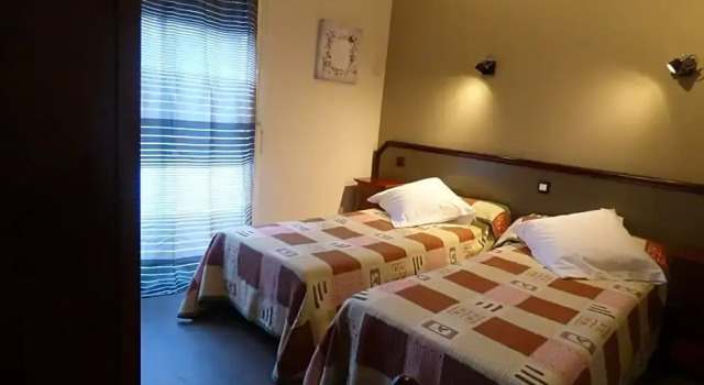 Hotel Restaurant Henry, Rezervasyon Otel Puy-l'Eveque kahvaltılı oteller, Kahvaltı