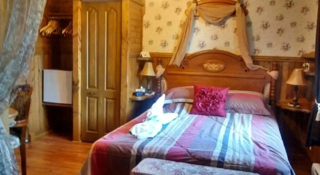 Трёхместный номер Standard с 2 комнатами с балконом и с видом на реку Auberge La Cote dOr