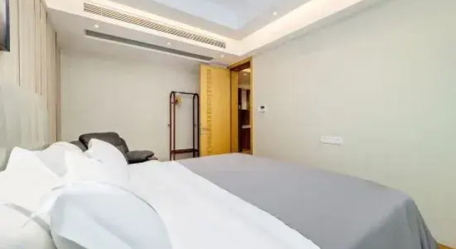 Люкс Doria Raffles · HOMETEL (Guangzhou IFC Keyun Road Metro Station Branch)