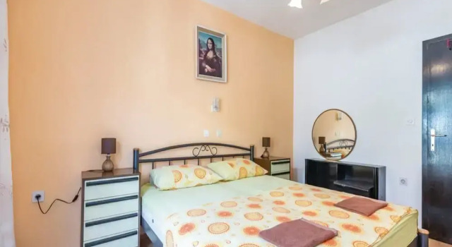 Comfortable 3 Bedroom Apartment in Makarska, Забронировать Апартаменты/квартира Апартаменты Макарска, рядом с Набережная Рива (Макарска), Апартаменты/квартира