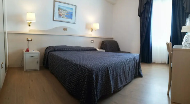 Трёхместный номер с видом на море Hotel Caravelle&MiniCaravelle