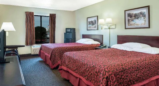 Двухместный номер Days Inn by Wyndham Pontoon Beach