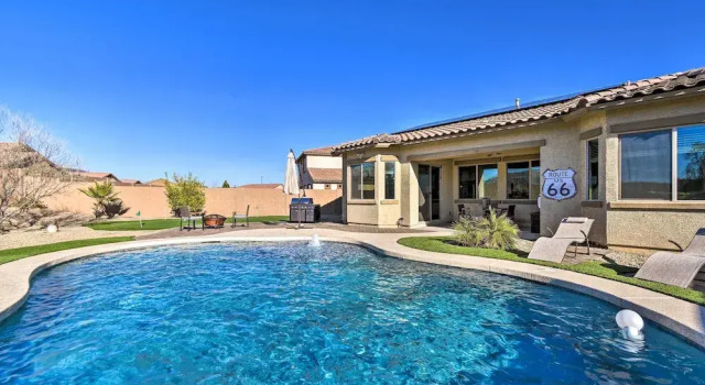 Коттедж Pool, Fire Pit & Putting Green: Goodyear Retreat!