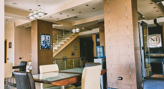 Hotel Nais Beach, Rezervovat Hotel Hotely v Durres County s parkováním, Parkování