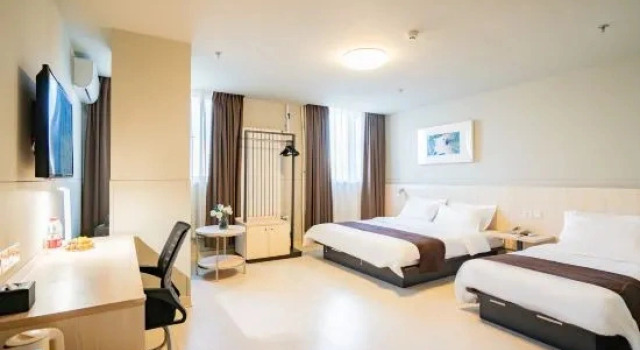 Люкс Standard с видом на улицу Jinjiang Inn Yingkou Port Authority Bayuquan Century Plaza