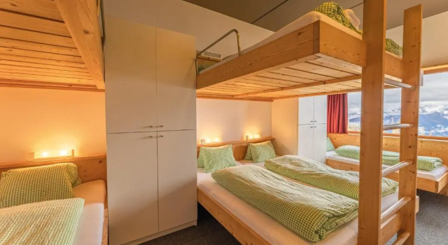 Кровать в общем номере Venet Gipfelhütte