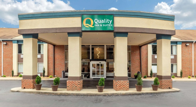 Quality Inn & Suites Apex - Holly Springs NC, Забронировать Отель Апекс Raleigh-Durham Metropolitan Area