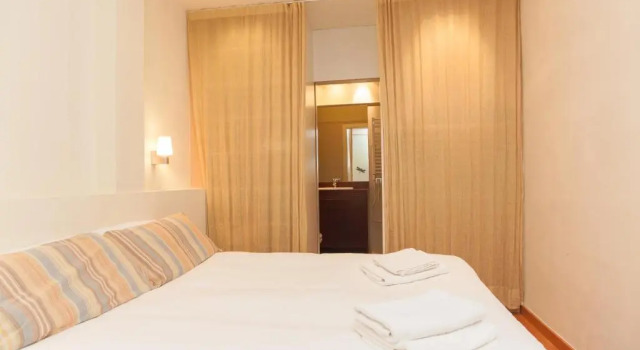Rambla Suites, Забронировать Отель Эшампле Барселона, рядом с Приход Св. Августина
