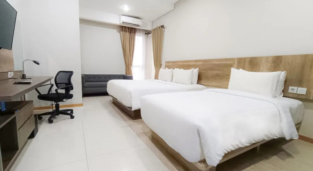 Deluxe Dreier Zimmer mit Balkon Grande Valore Hotel Cikarang
