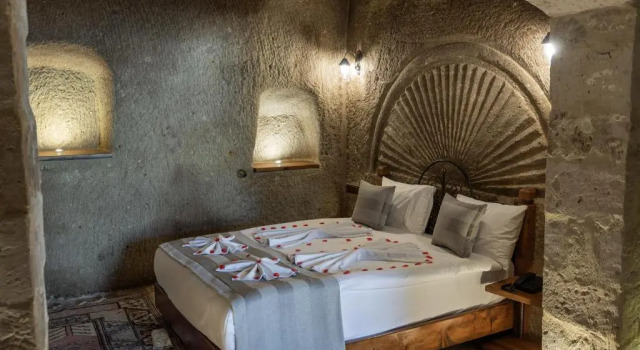 Sarnich Cave Suites