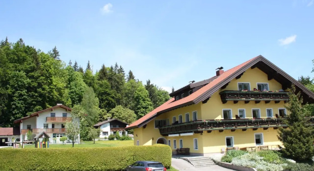 Апартаменты Comfort Scenic Apartment in Krispl Salzburg with Swimming Pool