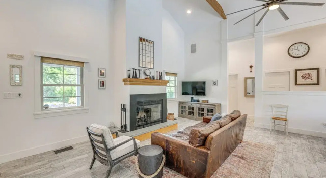 Distinctive Hamptons Home w/ Pool Near Bay, Ocean, Book Hotel Hampton Bays The Hamptons