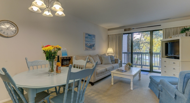 Gorgeous Grand Traverse Bay Beach Front The Shores - 5704, Prenota Hotel Acme Michigan
