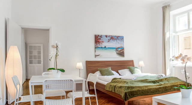 Spacious 2BR Apt. Rennweg - Perfect for Longstays., Prenota Hotel Vienna Austria