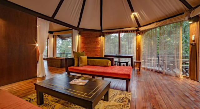 Вилла Royal The Pavilions Himalayas Lake View
