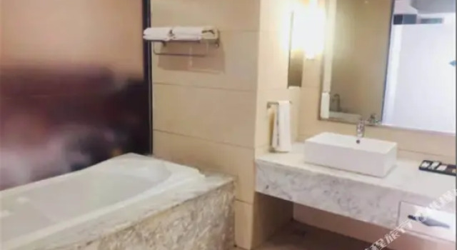 Люкс Deluxe Continental Grand Hotel Ordos