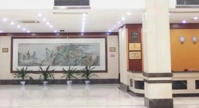 Dolphin Hotel, Забронировать Отель Циньчжоу Гуанси