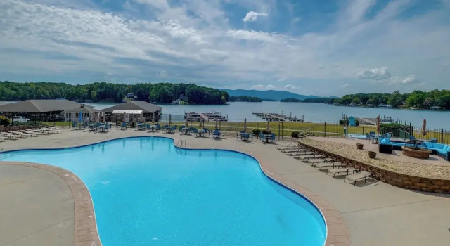 Коттедж Getaway w/ Resort Perks at Smith Mountain Lake!