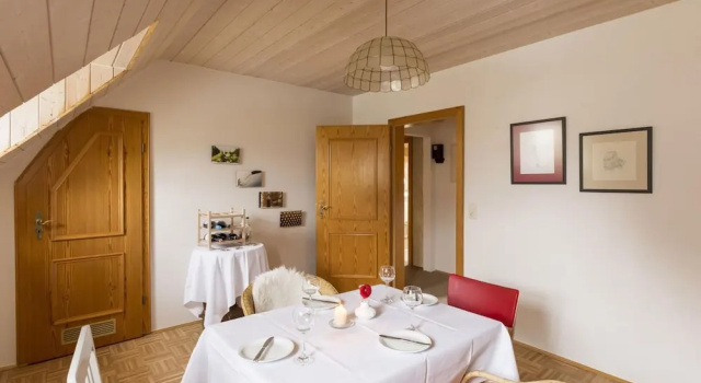 Кровать в общем номере с 6 комнатами Alluring Apartment in Schonsee in the Forest