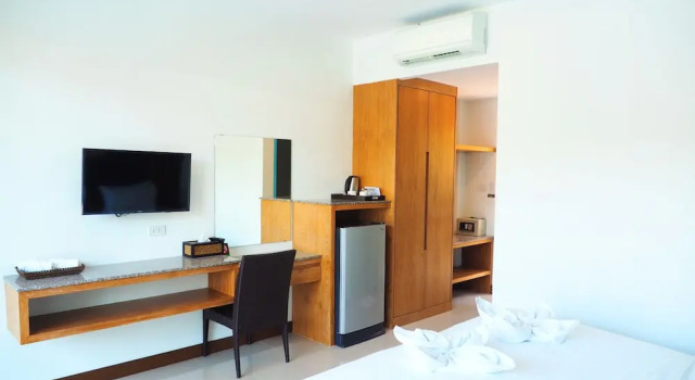 Двухместный номер Standard с балконом и с видом на город The Malika Hotel - SHA Extra Plus