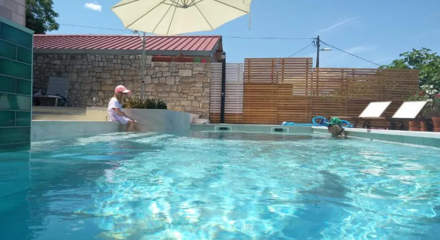 Апартаменты Superior Holiday House with a pool
