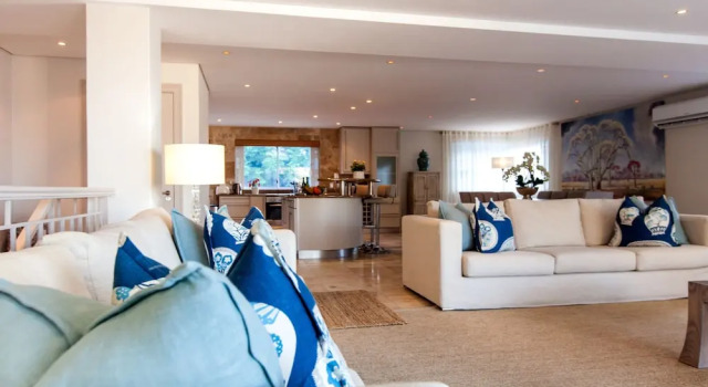 Geneva Drive Luxury Villa