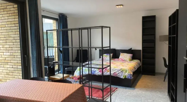 Studio near shopping K in K new bright and central, Забронировать Апартаменты/квартира Отели Leiestreek с парковкой, Парковка