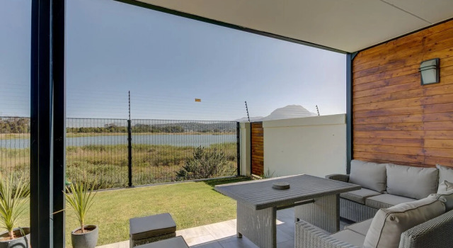 Paardevlei Square by Uniquestay, Prenota Hotel Città del Capo Western Cape.