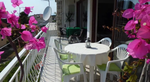 Апартаменты с 3 комнатами с балконом и с видом на море Apartments Viskovic