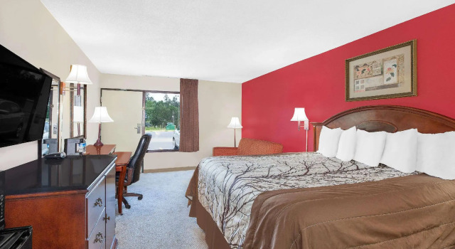 Двухместный номер Standard Days Inn by Wyndham Newton