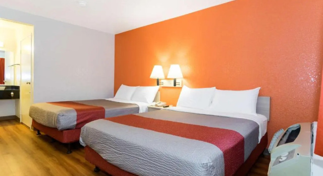 Четырёхместный номер Standard Motel 6-Anaheim, CA - Fullerton East