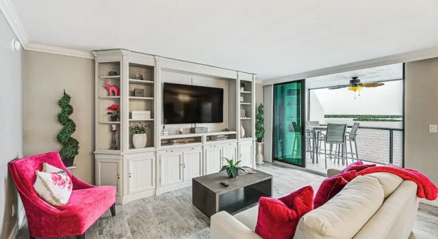 Marco Island Condo w/ Balcony + Water Views!, Забронировать Отель Марко-Айленд штат Флорида