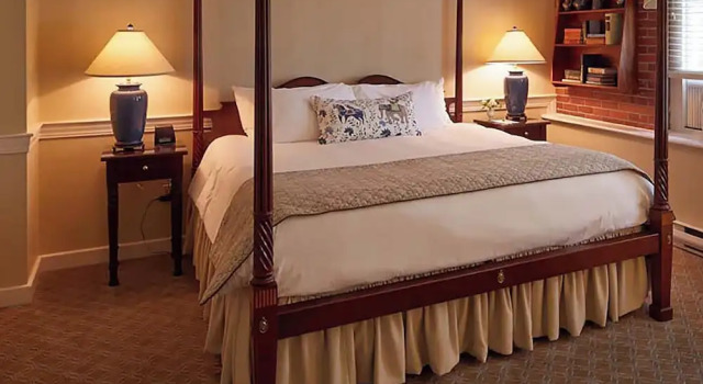 Cape Arundel Inn - Club House