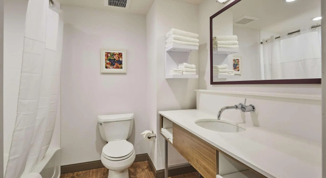 Четырёхместный номер Standard Hampton Inn & Suites Roseburg