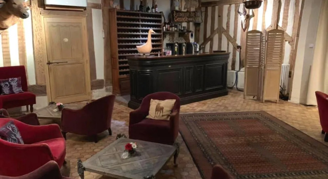 Auberge de la Grange aux Oies, Rezerwuj Hostel Souvigny-en-Sologne Francja