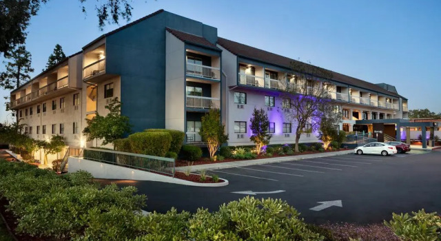 Номер Standard The Domain Hotel