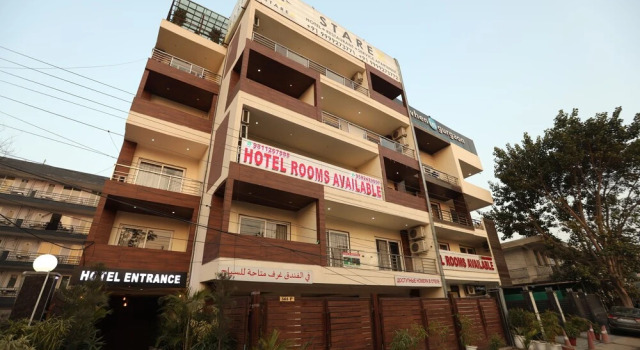 Hotel Starex Opp. Artemis Hospital