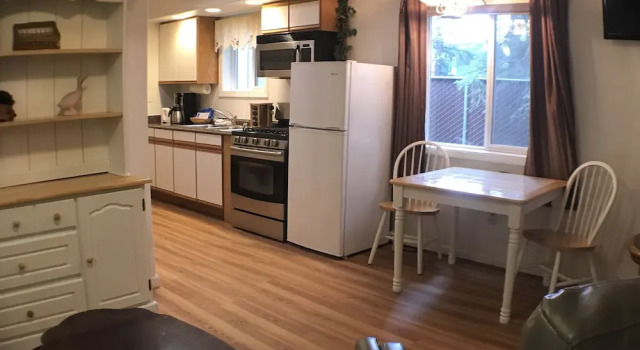 Люкс 7 Gables Inn & Suites