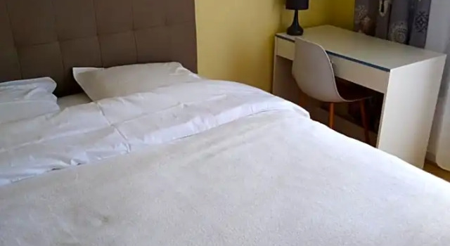 chez Myla chambre avec tv écran plat et salle de bain privative, Rezervovat Hotel Hotely v Cher s parkováním, Parkování