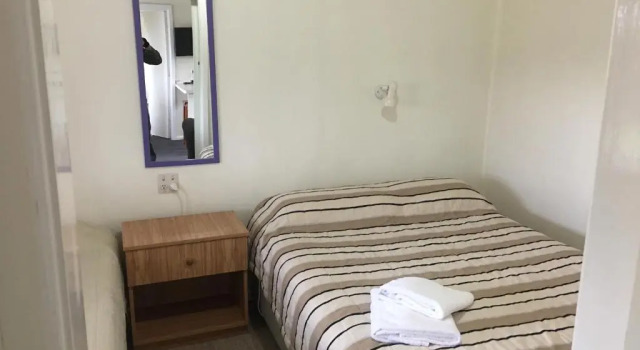 Коттедж с 2 комнатами Alma Motel