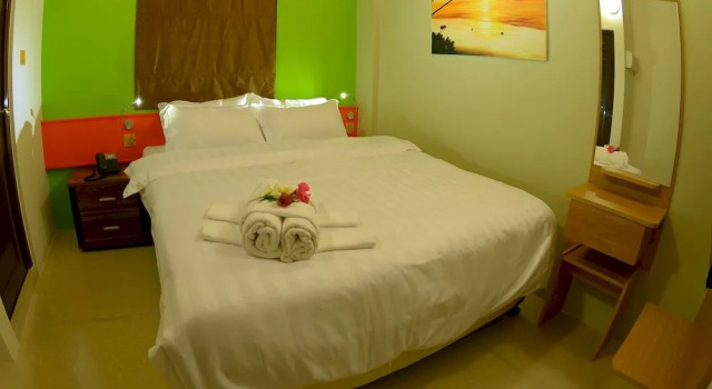SeaHouse TopDeck Hotel Maldives, Prenota Hotel Città di Malé Atollo di Baa