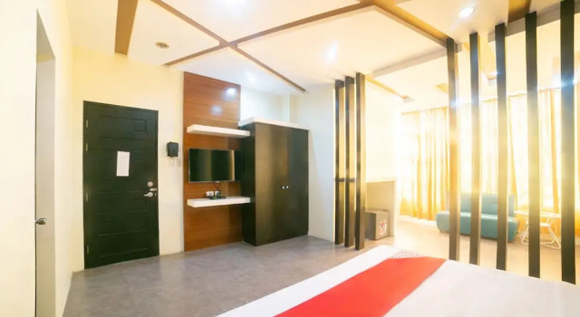 Люкс Deluxe OYO 183 JRJF Hotel