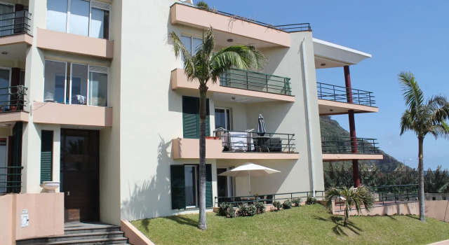 In sunny Madalena do Mar bay, 2-Bedroom refurbished apartment – Atlantic View, Boek Appartement Madalena do Mar Madeira