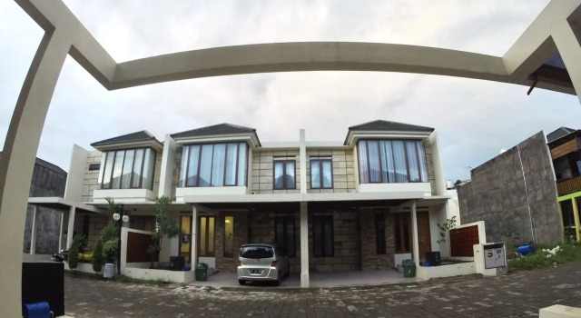 Padma Laguna Guest House, Book Guesthouse Baturetno 