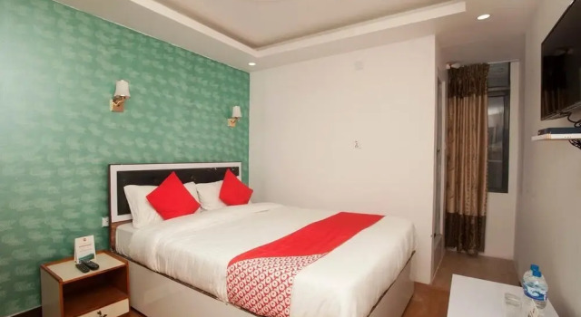 OYO 776 Hotel R Valley View & Family Restaurant, Забронировать Отель Катманду провинция Багмати-Прадеш