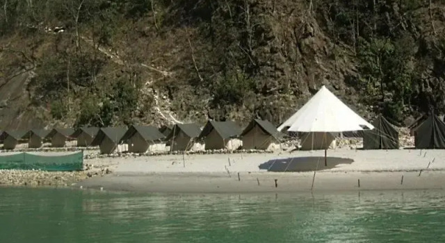 Alaknanda River Adventure Camp, Rezervovat Hotel Byasi Uttarakhand